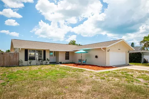 13430 Coronado Dr, Largo, FL 33774