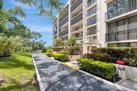 220 Belleview Blvd #203, Belleair, FL 33756