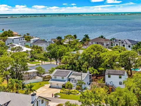 201 Lagoon Dr, Palm Harbor, FL 34683