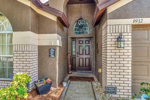 9932 Riverchase Dr, New Port Richey, FL 34655