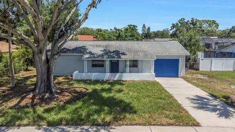 1414 Castleworks Ln, Tarpon Springs, FL 34689