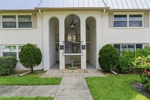 5800 Hollywood Blvd #214, Sarasota, FL 34231