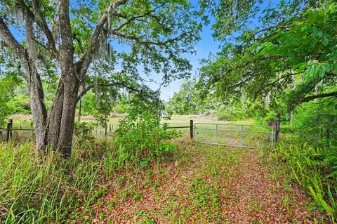 4103 Stanley Rd, Plant City, FL 33565