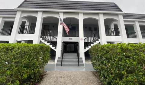 8651 10th St N #210, Saint Petersburg, FL 33702
