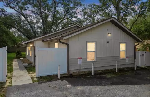 1812 Poinsettia Ave, Tarpon Springs, FL 34689