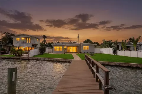 708 Sunset Cv, Madeira Beach, FL 33708
