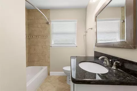 Bath - 708 Sunset Cv, Madeira Beach, FL 33708 photo 3 of 4
