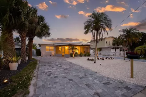 Exterior - 708 Sunset Cv, Madeira Beach, FL 33708 photo 2 of 16