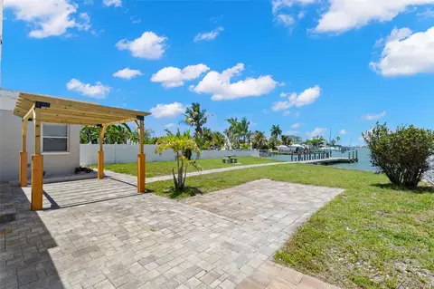 Exterior - 708 Sunset Cv, Madeira Beach, FL 33708 photo 12 of 16