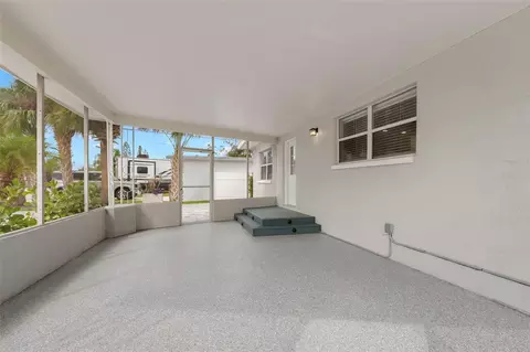 Exterior - 708 Sunset Cv, Madeira Beach, FL 33708 photo 7 of 16