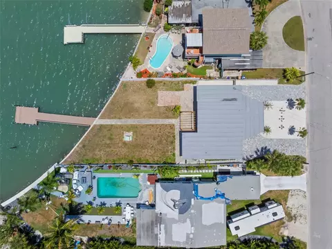 View/Area - 708 Sunset Cv, Madeira Beach, FL 33708 photo 11 of 17