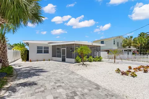 Exterior - 708 Sunset Cv, Madeira Beach, FL 33708 photo 10 of 16