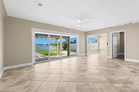 Living - 708 Sunset Cv, Madeira Beach, FL 33708 photo 4 of 6