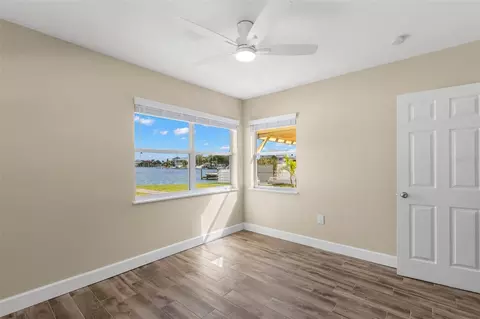 Bedroom - 708 Sunset Cv, Madeira Beach, FL 33708 photo 4 of 6