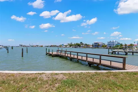 View/Area - 708 Sunset Cv, Madeira Beach, FL 33708 photo 8 of 17