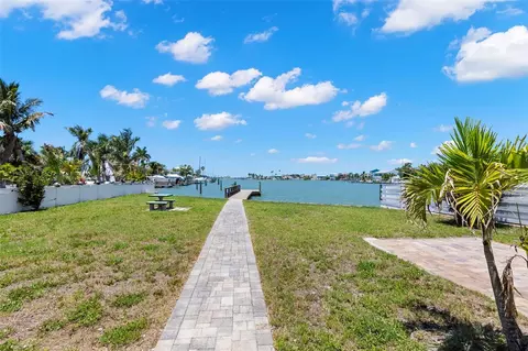 Exterior - 708 Sunset Cv, Madeira Beach, FL 33708 photo 14 of 16