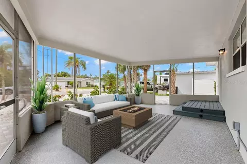 Exterior - 708 Sunset Cv, Madeira Beach, FL 33708 photo 4 of 16