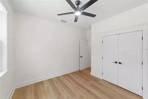 Bedroom - 35425 Nutmeg Dr, Webster, FL 33597 photo 5 of 9