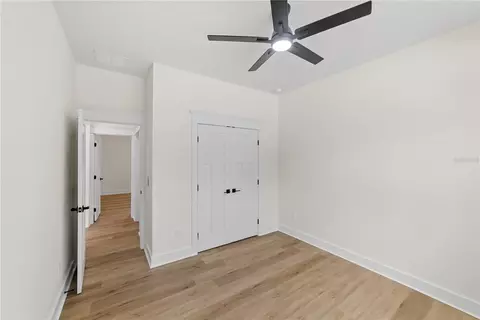 Bedroom - 35425 Nutmeg Dr, Webster, FL 33597 photo 4 of 9