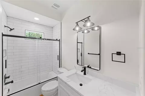 Bath - 35425 Nutmeg Dr, Webster, FL 33597 photo 4 of 7