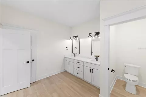 Bath - 35425 Nutmeg Dr, Webster, FL 33597 photo 2 of 7