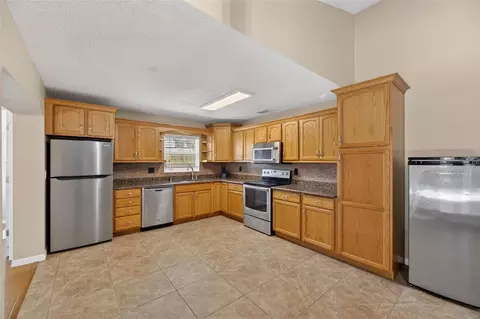 Kitchen - 2078 Shadow Pine Dr, Brandon, FL 33511 photo 1 of 4
