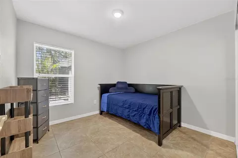 Bedroom - 2078 Shadow Pine Dr, Brandon, FL 33511 photo 8 of 11