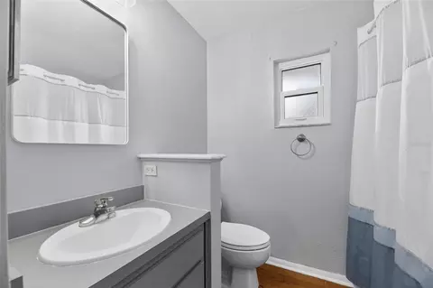 Bath - 2078 Shadow Pine Dr, Brandon, FL 33511 photo 5 of 6