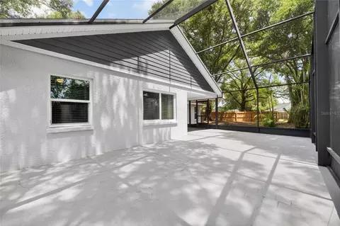 Exterior - 2078 Shadow Pine Dr, Brandon, FL 33511 photo 7 of 12