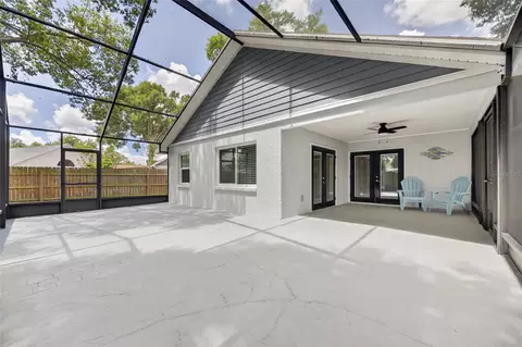Exterior - 2078 Shadow Pine Dr, Brandon, FL 33511 photo 5 of 12