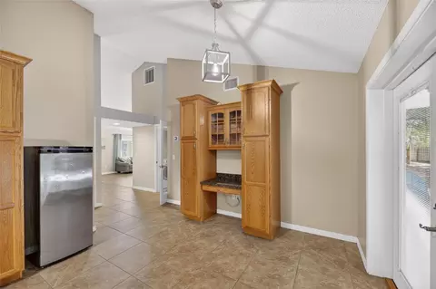 Entry Way - 2078 Shadow Pine Dr, Brandon, FL 33511 photo 4 of 6