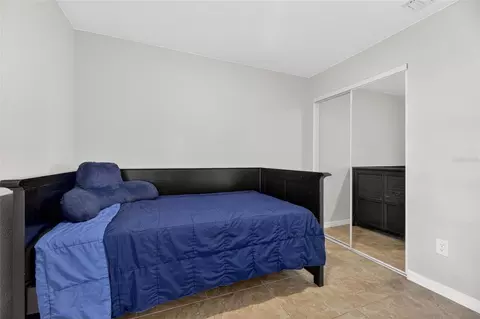 Bedroom - 2078 Shadow Pine Dr, Brandon, FL 33511 photo 9 of 11