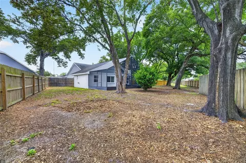 Exterior - 2078 Shadow Pine Dr, Brandon, FL 33511 photo 9 of 12