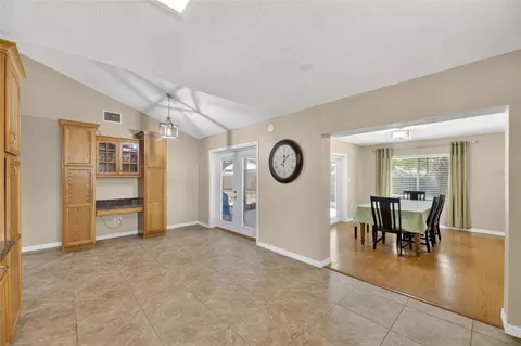 Entry Way - 2078 Shadow Pine Dr, Brandon, FL 33511 photo 3 of 6