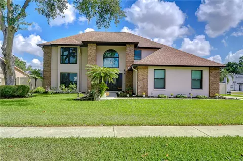 1227 Rainbrook Cir, Valrico, FL 33596