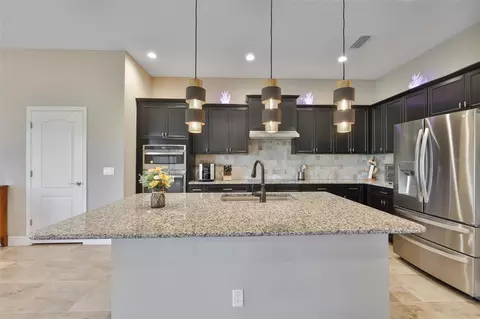 Kitchen - 14269 Skipping Stone Loop, Parrish, FL 34219 photo 2 of 5
