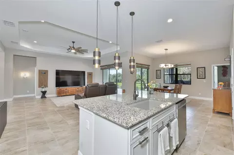 Kitchen - 14269 Skipping Stone Loop, Parrish, FL 34219 photo 5 of 5