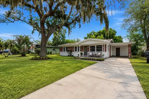 7815 Pine Hill Dr, Tampa, FL 33617
