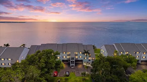 818 Bahia Del Sol Dr #28, Ruskin, FL 33570