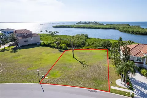 2063 N Pointe Alexis Dr, Tarpon Springs, FL 34689