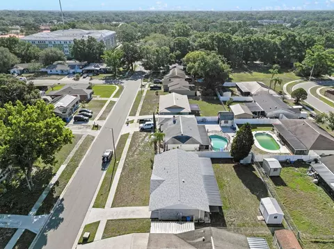 View/Area - 11403 Fillmore Ave, Seffner, FL 33584 photo 3 of 8