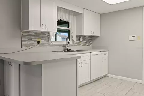 Kitchen - 11403 Fillmore Ave, Seffner, FL 33584 photo 3 of 5