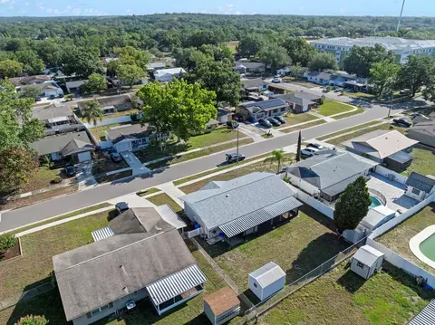 View/Area - 11403 Fillmore Ave, Seffner, FL 33584 photo 4 of 8