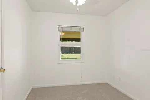 Bedroom - 11403 Fillmore Ave, Seffner, FL 33584 photo 3 of 4