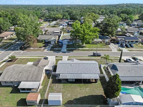 View/Area - 11403 Fillmore Ave, Seffner, FL 33584 photo 5 of 8