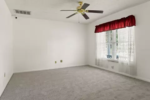 Bedroom - 11403 Fillmore Ave, Seffner, FL 33584 photo 1 of 4