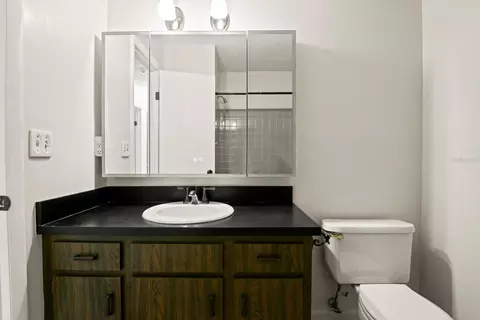 Bath - 11403 Fillmore Ave, Seffner, FL 33584 photo 1 of 4