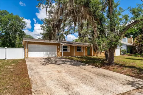 10214 N Woodmere Rd, Tampa, FL 33617
