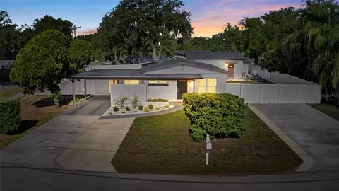 10402 N Pawnee Ave, Tampa, FL 33617