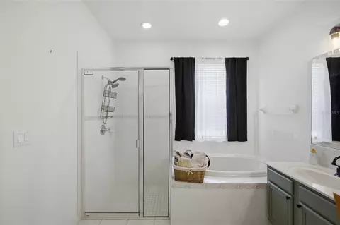Bath - 4369 85th Avenue Cir E, Parrish, FL 34219 photo 2 of 3